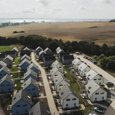 Modernes Nahe Ostseestrand Sagard