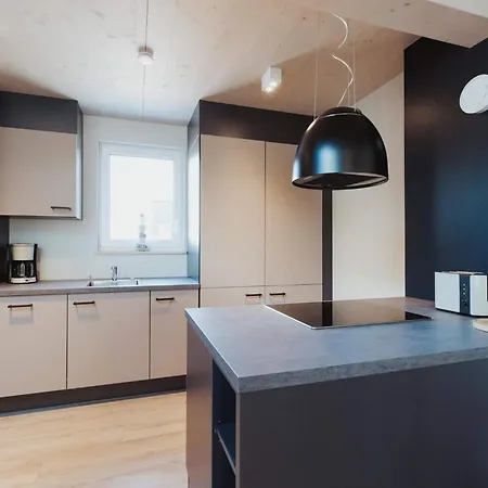 Modernes Nahe Ostseestrand Sagard